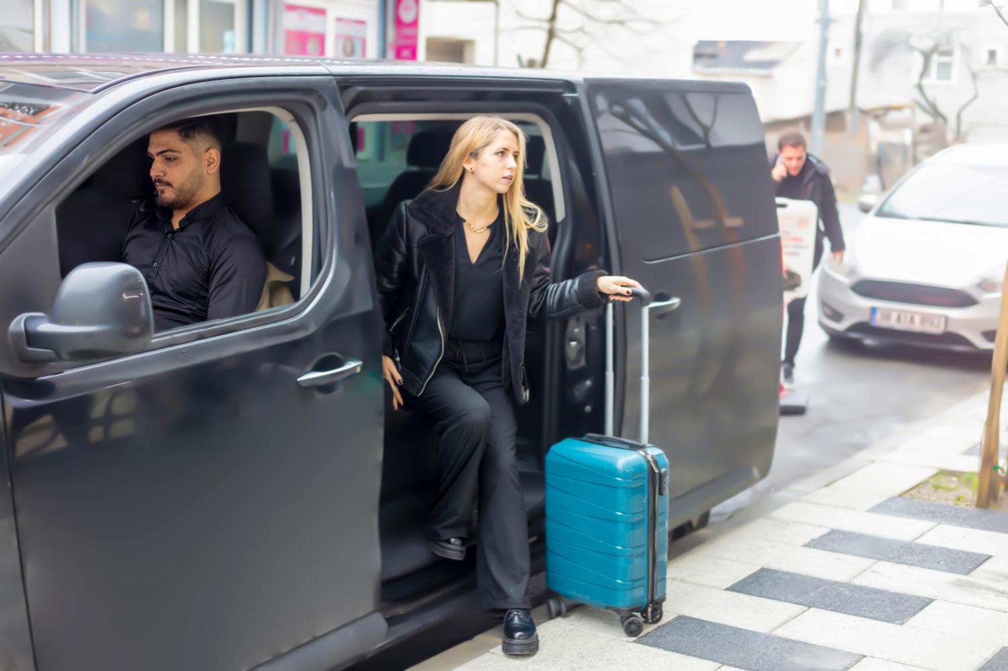 Dem Premium Hotel - Round Trip Airport Service - Istanbul International Airport Arnavutkoy Zewnętrze zdjęcie